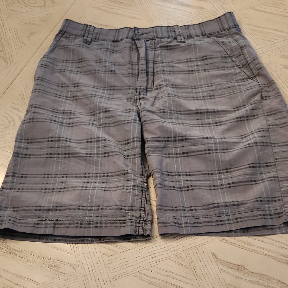 Wearfirst Gray Plaid Flat Front Men's Shorts Size 32